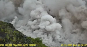 Status Gunung Semeru di Lumajang Jatim Naik ke Level Awas