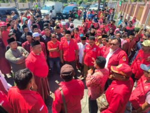 LBH MADAS Sedarah Demo di PN Sampang, Desak Pembebasan Terdakwa dan Evaluasi Jaksa