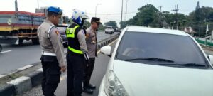 Antisipasi Kerusuhan Suporter, Polres Pasuruan Siagakan Personel di Exit Tol Purwodadi