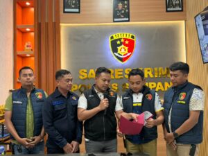 Satreskrim Polres Sampang Amankan Pemuda Penyebar Video Pornografi di Tambelangan