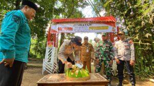 Resmikan Jembatan Merah Putih Presisi, Kapolres Probolinggo Sambung Kembali Akses Tiris – Andungsari