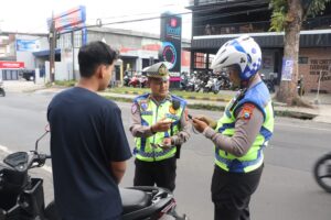 Ditlantas Polda Jatim Gelar Operasi Dakgar Handheld Serentak di Berbagai Wilayah Jawa Timur