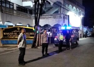 Polsek Semampir Gelar Patroli Harkamtibmas, Pastikan Malam Minggu Aman dan Terkendali