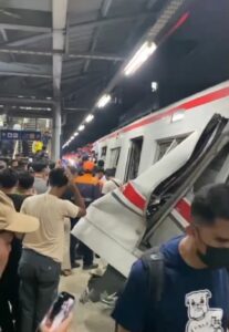 Tabrakan KA Argo Bromo Anggrek dan KRL di Bekasi: 14 Tewas, 84 Luka-luka