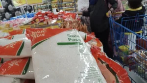 Harga Gula Pasir Naik di 171 Daerah, BPS: Kemasan Plastik Jadi Pemicu
