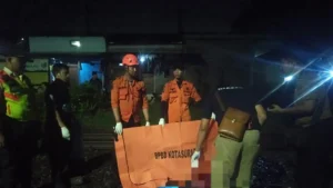 Perempuan Tanpa Identitas Tewas Tertabrak KA di Perlintasan Ngagel Tirto Surabaya