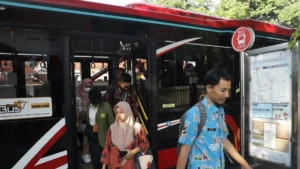 Pemkot Surabaya Uji Skema Besar Lewat WFH: Listrik Ditekan, ASN Wajib Transportasi Umum