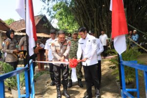 Polres Tuban Bangun Jembatan Merah Putih Presisi, Bupati: Wujud Kepedulian Polri di Tengah Masyarakat