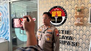 Polrestabes Surabaya Amankan Tersangka Pencurian Sandaran Kursi Besi Fasilitas Umum
