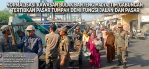 Tim Gabungan Tertibkan Pasar Tumpah Bulak Banteng Madya, Kembalikan Fungsi Jalan dan Stan Pasar