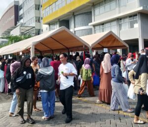 Sambut Waisak, Metta School Gelar Pasar Murah dan Edukasi Gizi Gratis untuk Warga