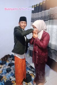 Pernikahan Sederhana Busriyanto & Nurhayati Kental Adat Madura