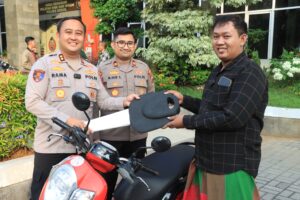 Senyum Korban Kejahatan Kembali, Polres Gresik Serahkan 3 Motor Hasil Sitaan Begal