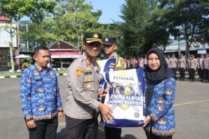 Jelang Hari Bhayangkara ke-80: Polres Sampang Salurkan 9 Ton Bibit Jagung dan Alsintan Demi Swasembada Pangan