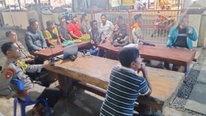 Nobar Piala Dunia 2026, Warga Padati Mapolsek Pasirian Lumajang