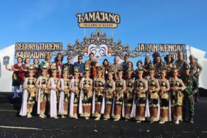 500 Penari Semarakkan Segoro Topeng Kaliwungu, Kapolres Lumajang Dorong Pelestarian Budaya
