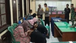 Polisi Gagalkan Tawuran Remaja, 4 Orang Diamankan di Jalan Kalilom Lor Surabaya