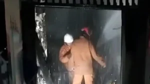 Api Lahap Rumah 2 Lantai di Semampir Surabaya Dini Hari, Akses Gang Sempit Hambat Pemadaman