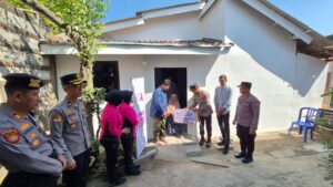 Hari Bhayangkara ke-80, Polres Ngawi Bedah Dua Rumah Tak Layak Huni, Hadirkan Senyum dan Harapan Warga