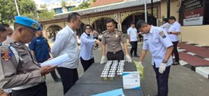 Jaga Integritas Institusi, Satresnarkoba Polres Pelabuhan Tanjung Perak Gelar Tes Urine Dadakan