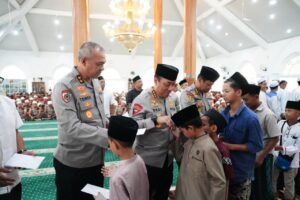 Hari Bhayangkara ke-80, Wakapolri Tanamkan Kepedulian Sosial kepada Taruna Akpol Lewat Santunan Anak Yatim