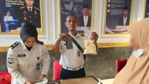 Gagalkan Penyelundupan 2 HP di Rutan Gresik, Petugas Temukan Ponsel Disembunyikan dalam Roti