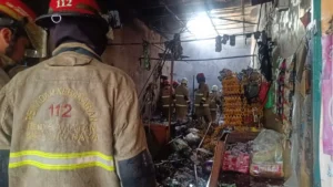 Kebakaran Hanguskan Toko Sembako di Putat Jaya, Tidak Ada Korban Jiwa