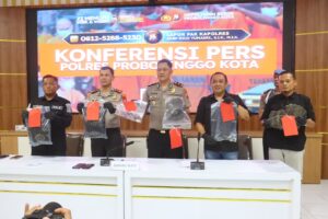 Polres Probolinggo Kota Ungkap Kasus Pembunuhan Manusia Silver, Dua Tersangka Diamankan