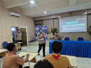 Cegah Hoaks dan Deepfake, Polres Tanjung Perak Bekali Pelajar dengan Pemahaman AI
