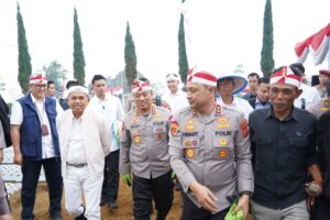 Wujudkan Swasembada, Wakapolri Pimpin Langsung Penanaman Perdana Bawang Putih Serentak