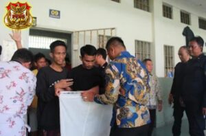 Lawan Narkoba dan HP Ilegal, Rutan Kelas I Surabaya Gelar Razia Insidentil Blok Hunian