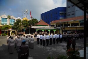 Polres Pelabuhan Tanjung Perak Gelar Upacara Hari Juang Polri 2026, Tingkatkan Soliditas dan Semangat Pengabdian