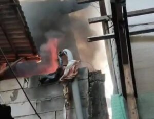 Rumah 2 Lantai di Krukah Utara Terbakar, Diduga Akibat Korsleting