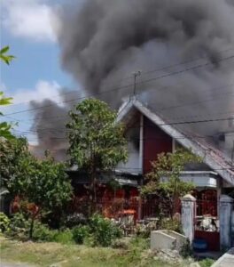 Rumah Warga Jalan Teluk Kumai Terbakar Saat Ditinggal Jemput Cucu, Api Diduga dari Obat Nyamuk
