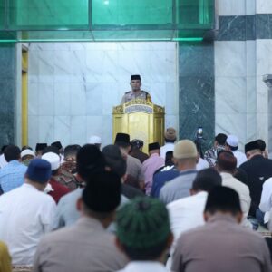 Kapolda Jatim Sambangi Masjid Baitussalam lewat Jumat Keliling, Perkuat Sinergi Kamtibmas dan Soroti Kenakalan Remaja