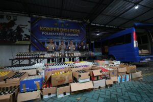 Gelar Operasi KRYD, Polrestabes Surabaya Sita 5.385 Botol Miras Ilegal