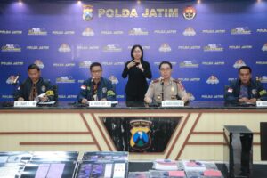 Polda Jatim Ungkap Sindikat Jual Beli Akun Bodong hingga Promosi Judi Online Kamboja