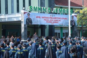 Polisi Jogo Sekolah: Langkah Preventif Polres Jember Siapkan Pelajar Menuju Generasi Emas 2045